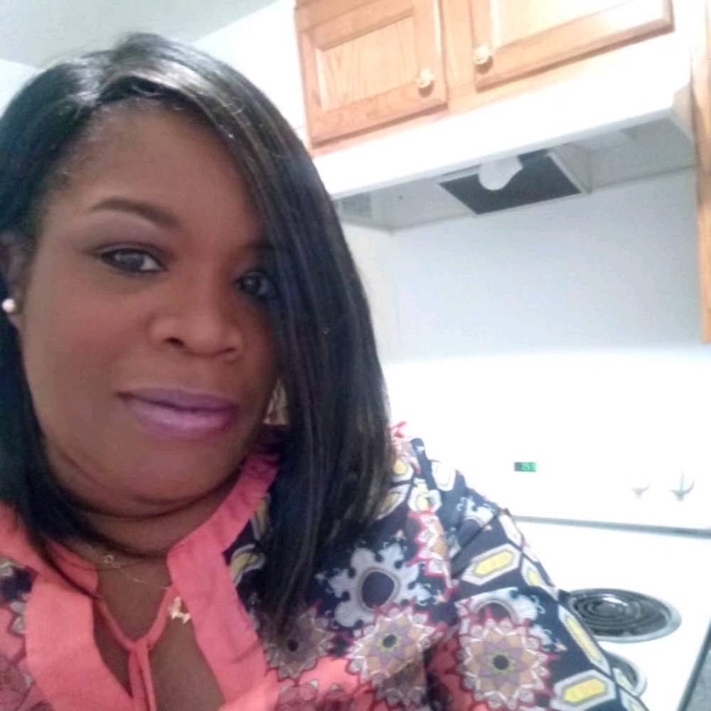 Meet your Posher, Dee